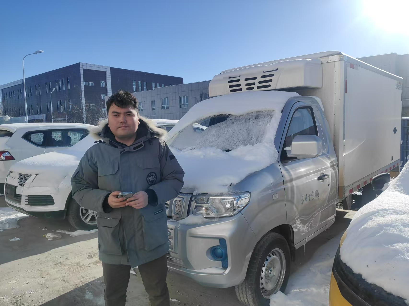 ultimo caso aziendale circa Il camion frigorifero EC71L sta per andare all'estero